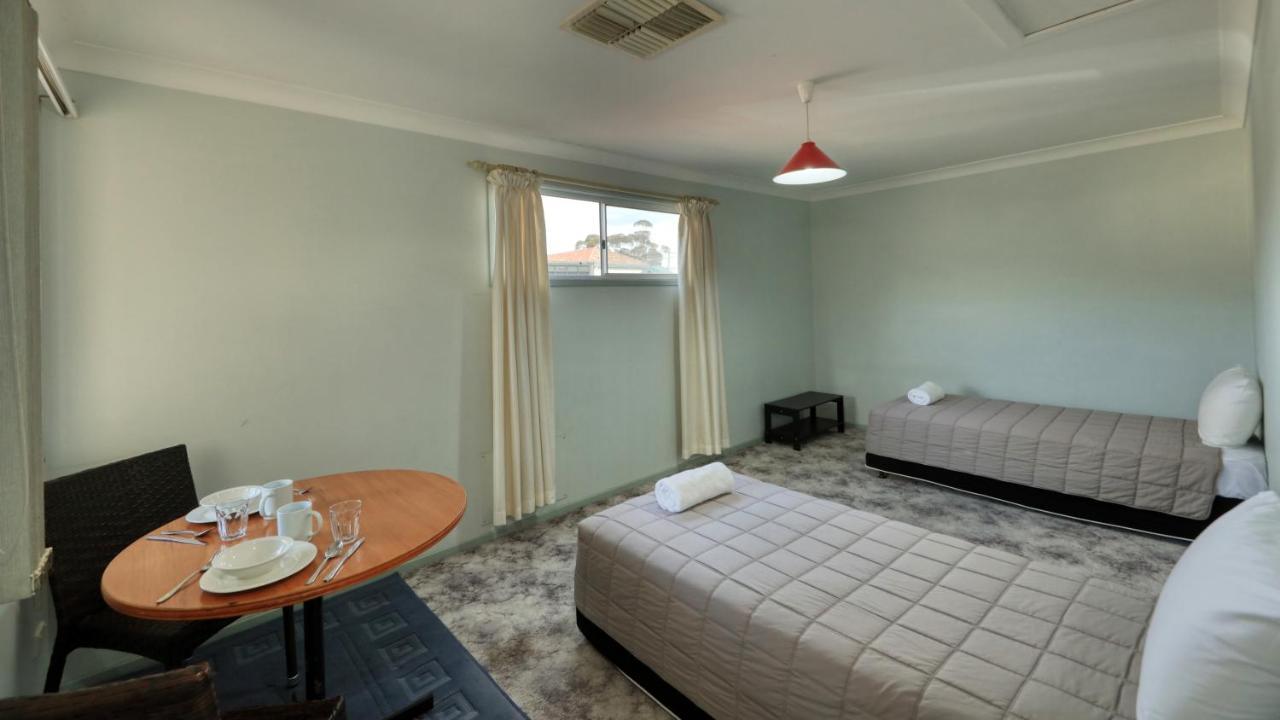 Cowra Motor Inn Zewnętrze zdjęcie